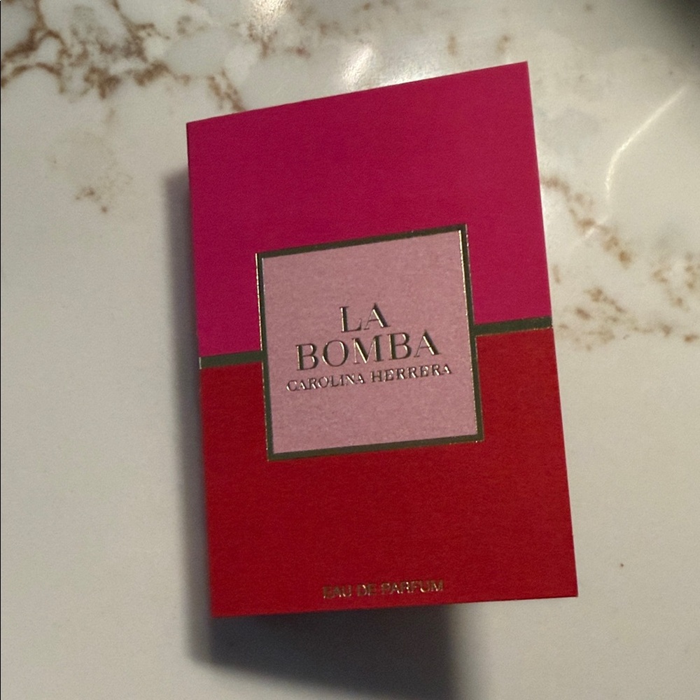 Carolina Herrera La Bomba Floral perfume